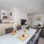 Lägenhet Modern Groundfloor For 2 *