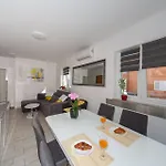 Modern Groundfloor For 2 Lägenhet