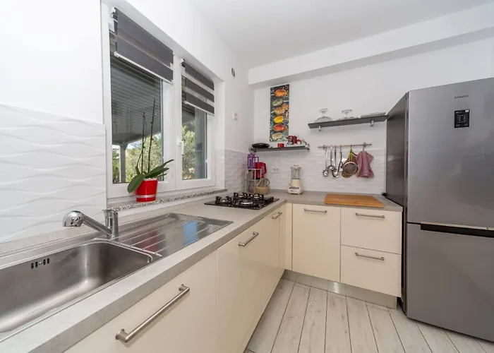 아파트 Modern Groundfloor For 2 비오그라드나모루