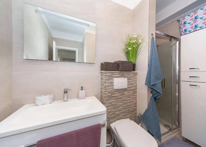 Modern Groundfloor For 2 아파트 비오그라드나모루