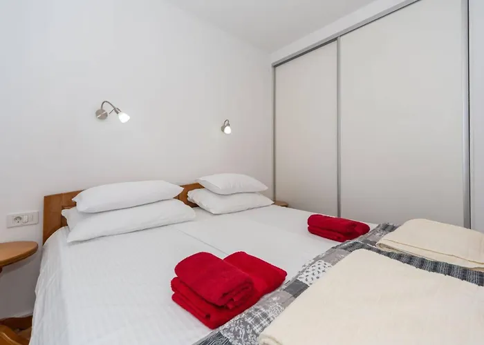 아파트 Modern Groundfloor For 2 비오그라드나모루