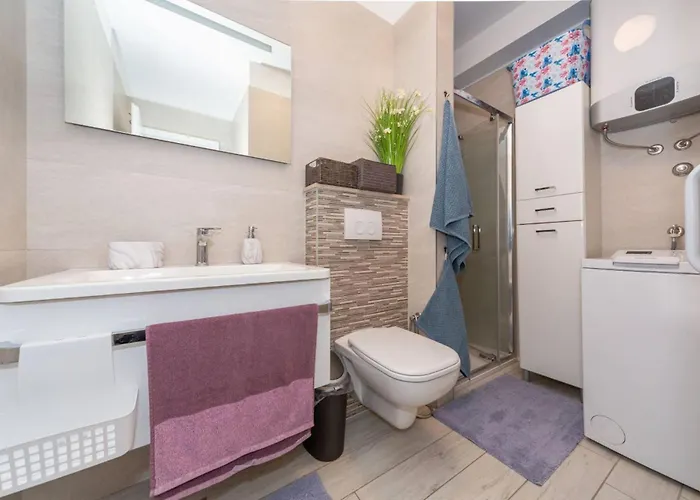 Modern Groundfloor For 2 *