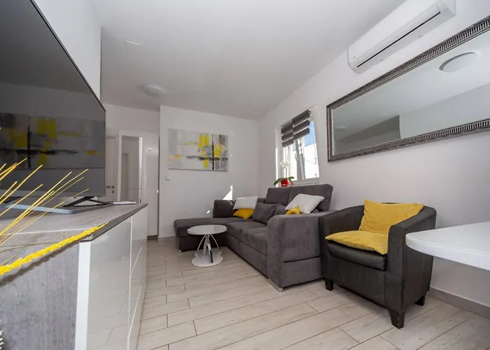 Modern Groundfloor For 2 * 비오그라드나모루