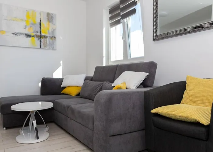 아파트 Modern Groundfloor For 2 *