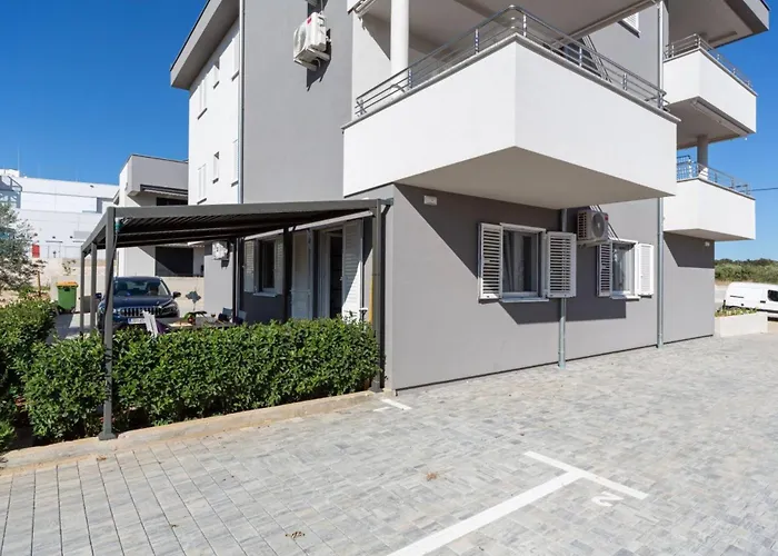 Modern Groundfloor For 2 Appartement *