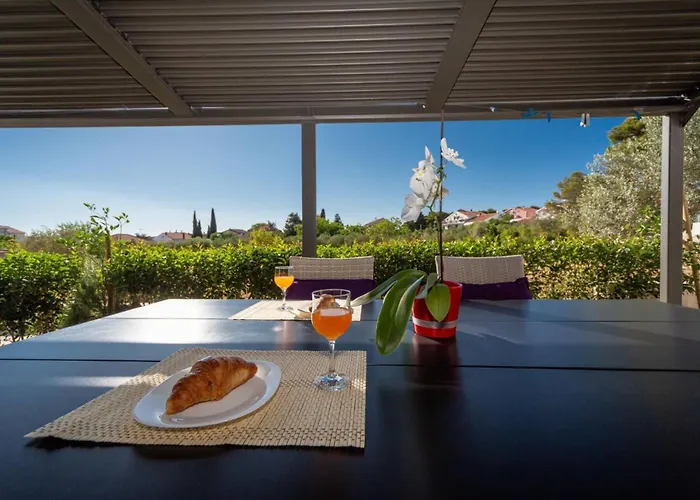 Modern Groundfloor For 2 아파트 비오그라드나모루