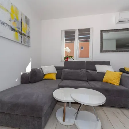 Apartment Modern Groundfloor For 2