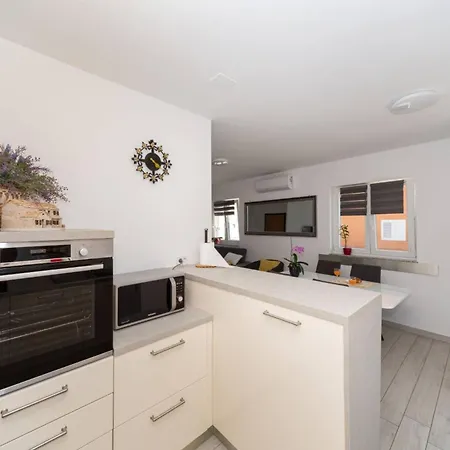 Modern Groundfloor For 2 Daire *