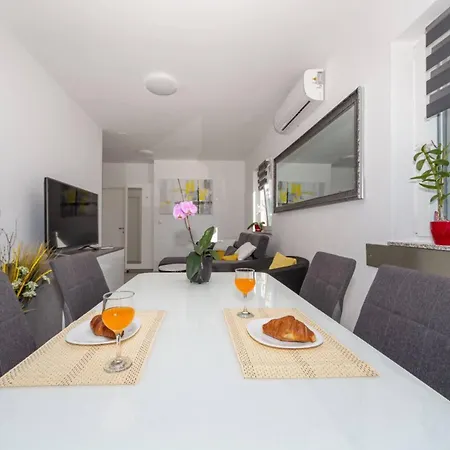 Daire Modern Groundfloor For 2 *